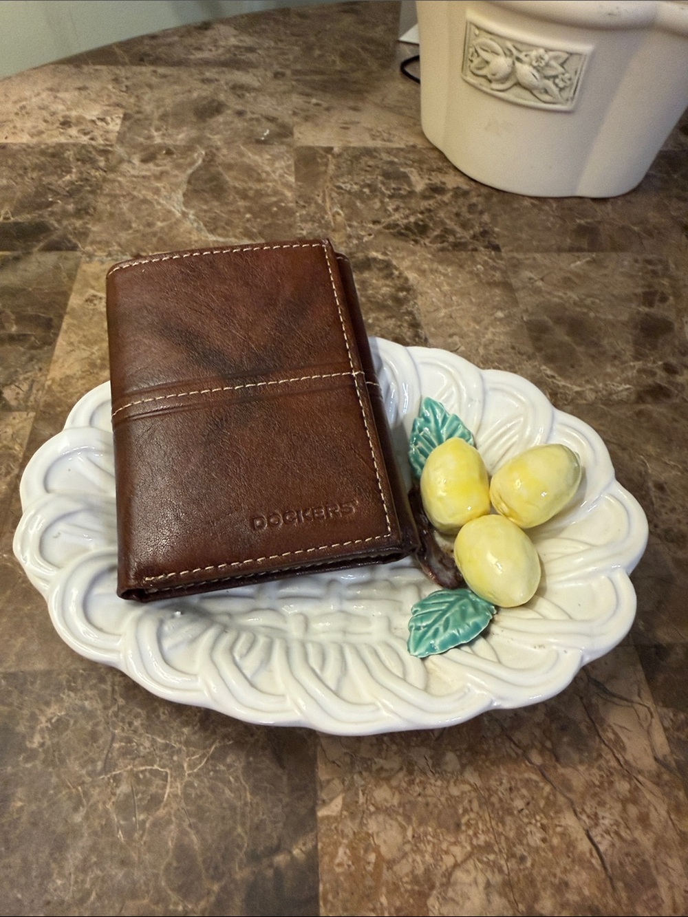 New Dockers Brown Leather Tri-Fold Wallet with Contrast Stitching in Box